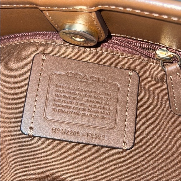 Authentic Coach City Tote Khaki Signature - Picture 5 of 5